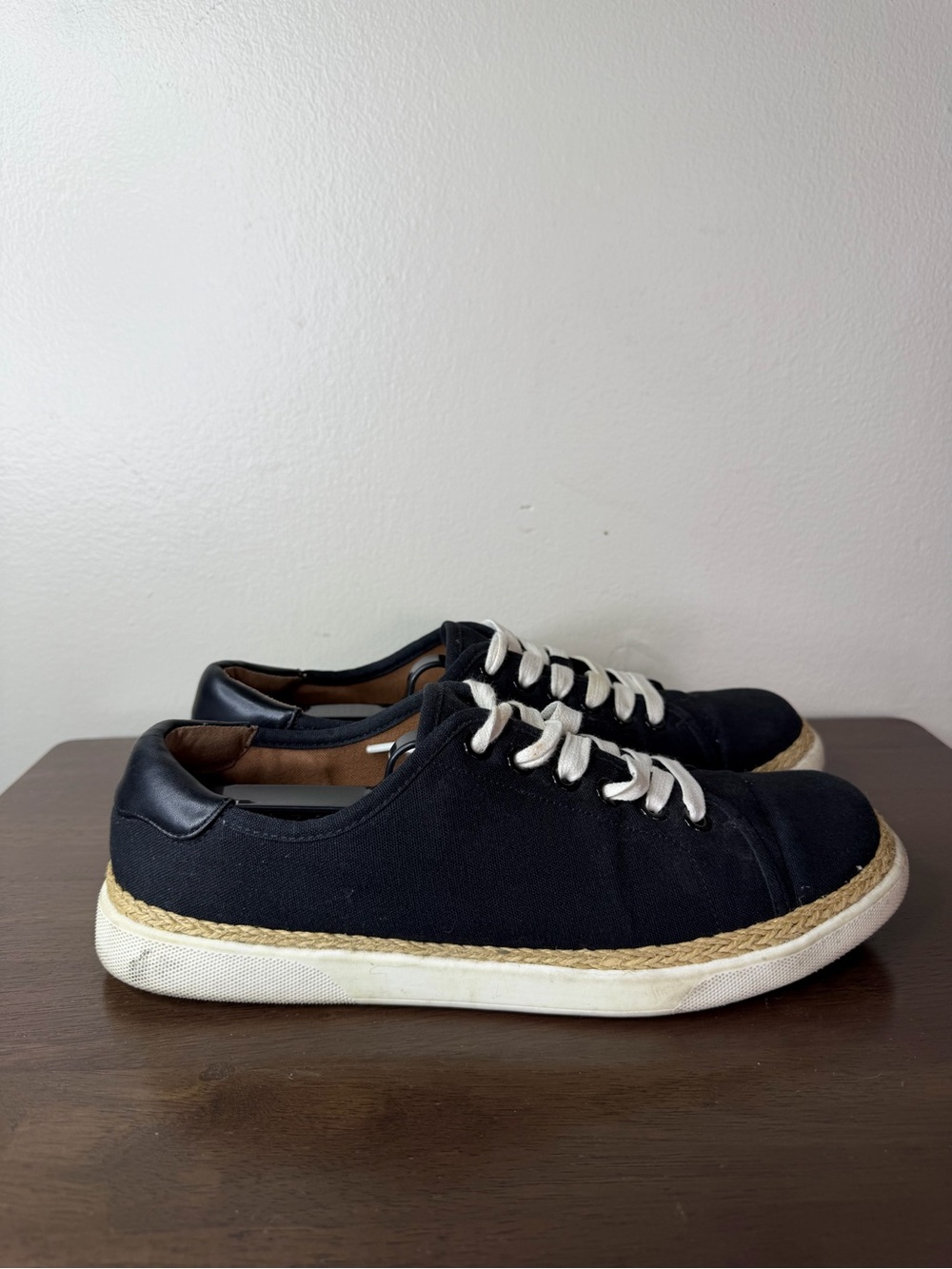Vionic Hattie Black Canvas Sneakers Sz 9 Womens